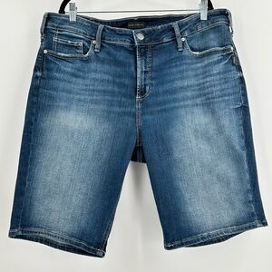 Silver Jeans Co Elyse Bermuda Women’s Plus Size Denim Shorts Size 16W/L9